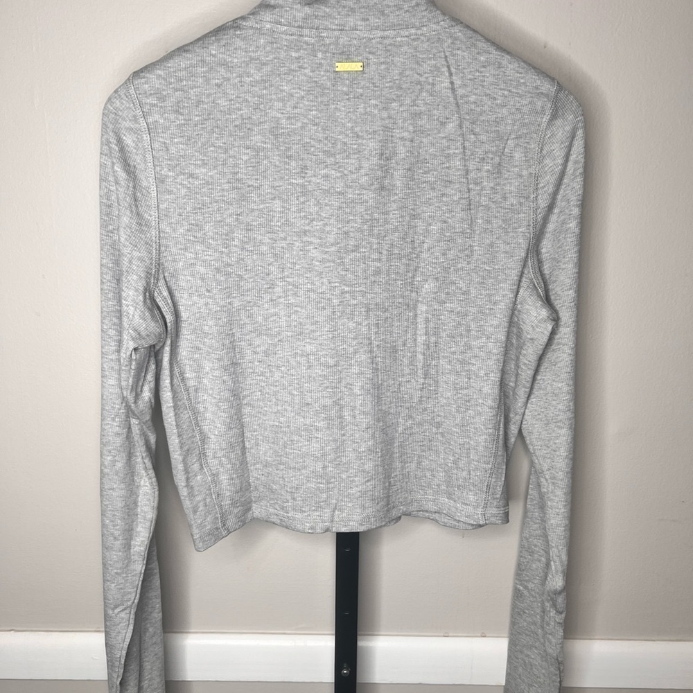 Alala Rise Cropped Zip Up NWT Size XL Retail $135 - Picture 8 of 9